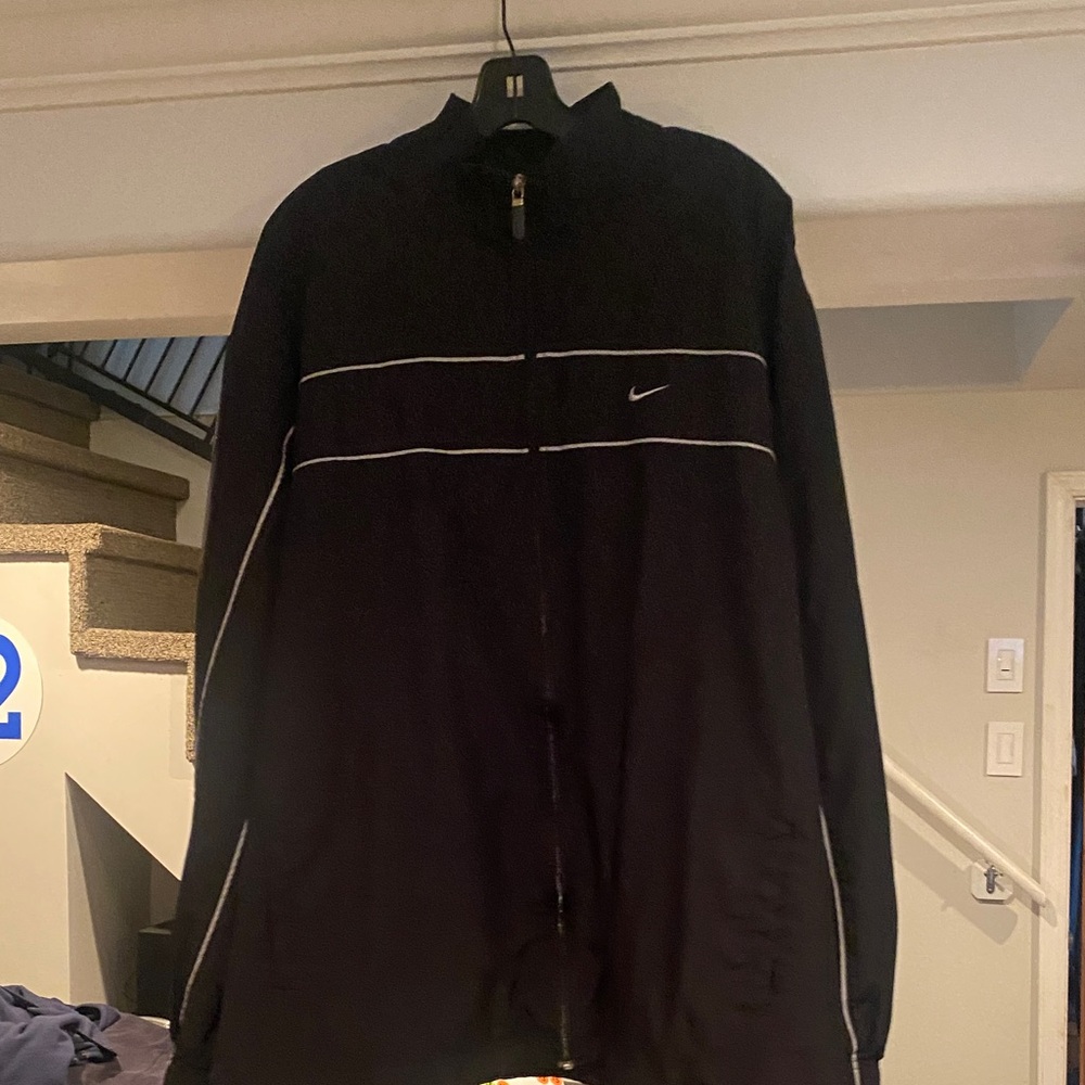Nike Men's Black and White Lightweight Jacket